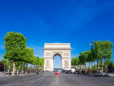 パリ／シャンゼリゼ通りと凱旋門／イメージ