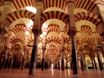 燃油別【成田発】添乗員同行　アンダルシアを満喫する　充実のスペイン８日　イベリア航空利用　エコノミークラス利用　燃油目安額：５４，９４０円（２０２５年１１月１日現在）