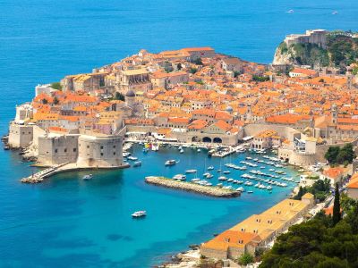 燃油別【成田発】添乗員同行　美しい自然と世界遺産に出逢う　ときめくクロアチア８日　ＬＯＴ　ポーランド航空利用　エコノミークラス利用　燃油目安額：５３，０００円（２０２５年１１月１日現在） のイメージ画像