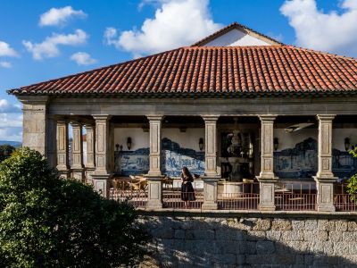 ＜７月１２日発＞燃油別【関空発】添乗員同行　ギマランイスのポサーダに泊まる　彩りのポルトガル８日　ルフトハンザドイツ航空　エコノミークラス利用　燃油目安額：６５，６００円（２０２５年１１月１日現在）